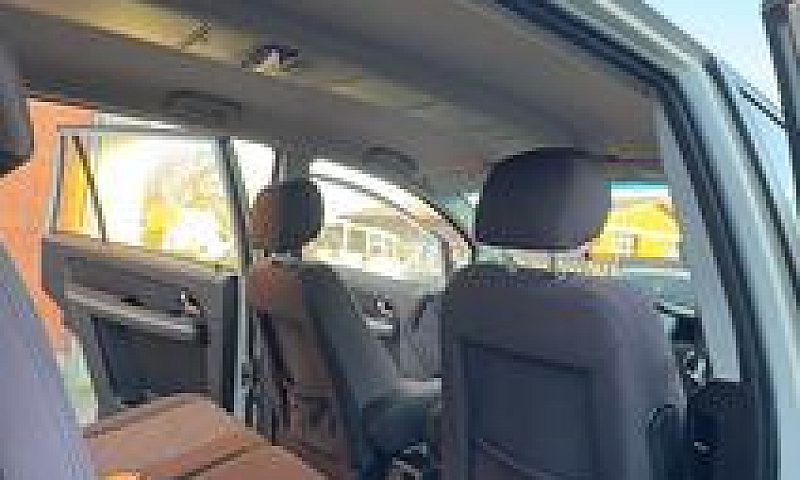 Auto Tata Aria...