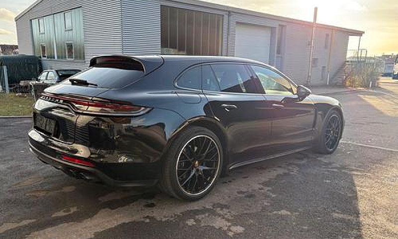 Porsche Panamera 2.9...