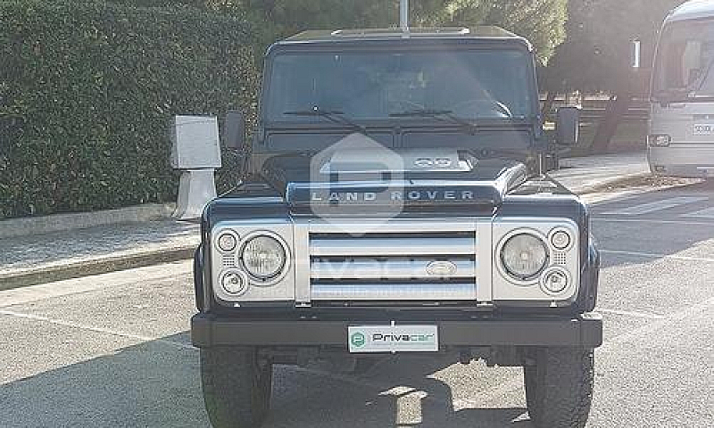 Land Rover Defender ...