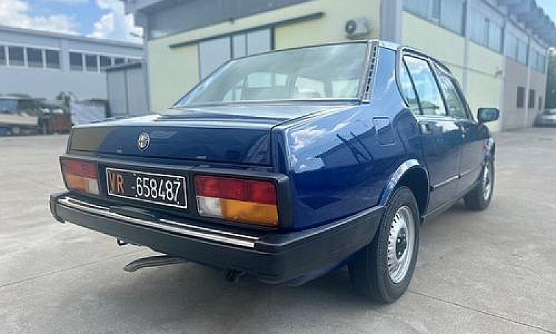 Alfa Romeo Alfetta 1...