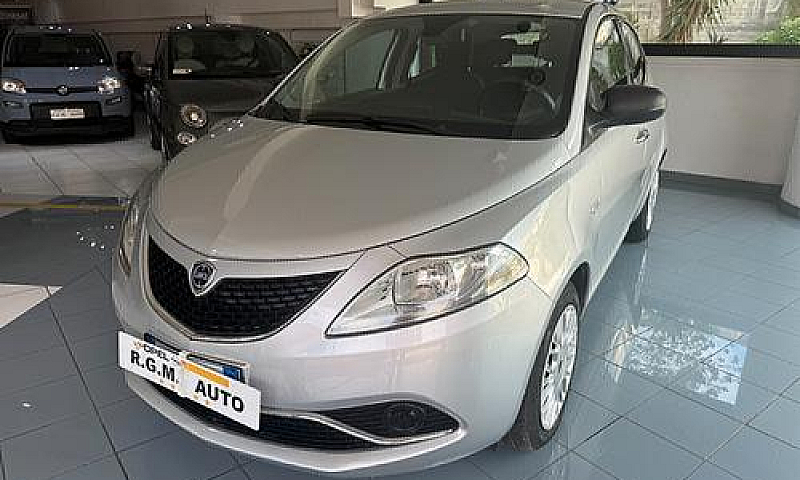Lancia Ypsilon 1.3 M...