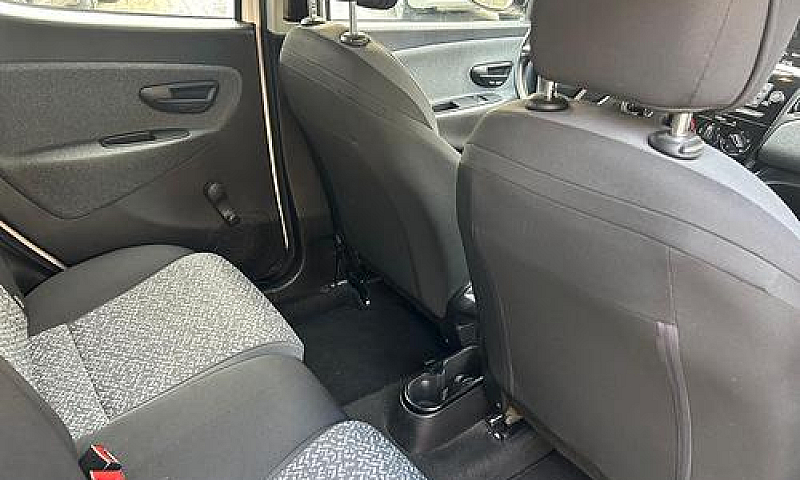Lancia Ypsilon 1.2 6...