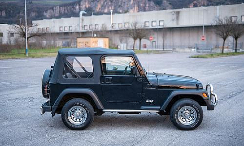Jeep Wrangler 2.5 Ca...