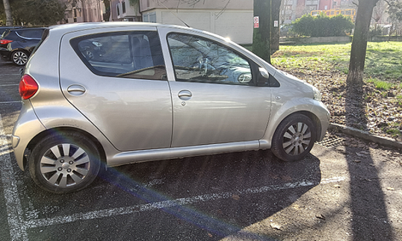 Toyota Aygo 5Porte U...