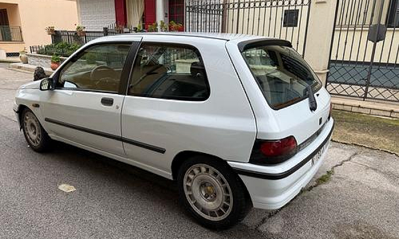 Renault Clio 1.8I 16...
