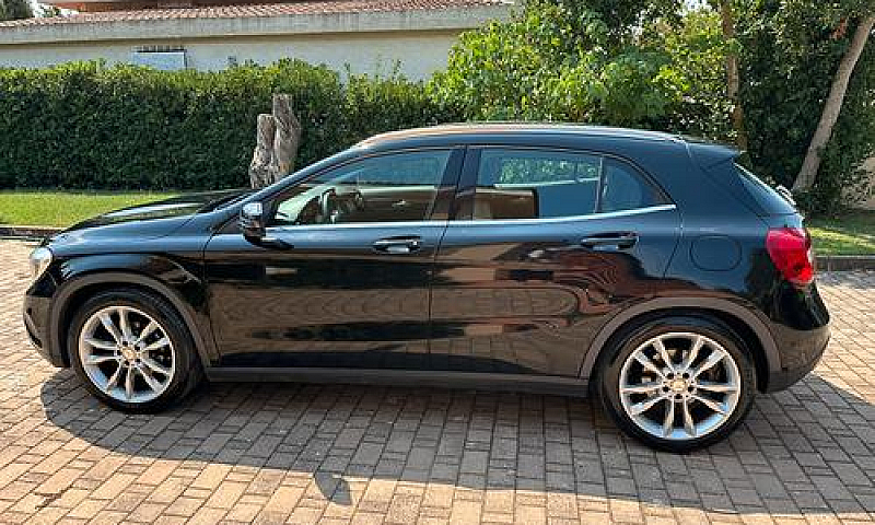 Mercedes Benz Gla 20...