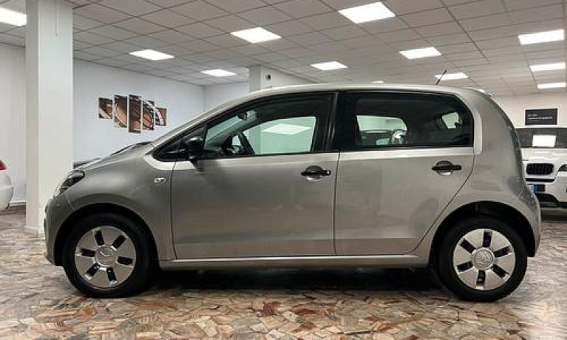 Volkswagen Up 1.0 5 ...