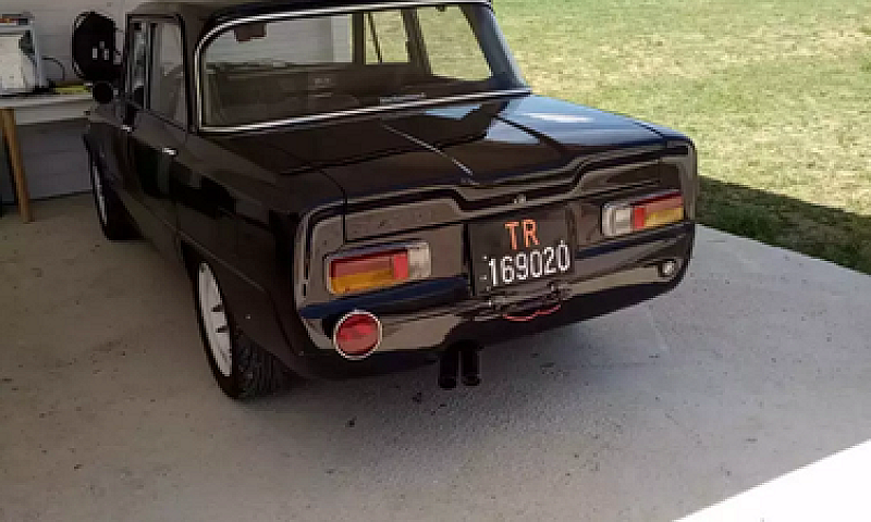 Alfa Romeo Giulia Nu...