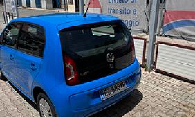 Volkswagen Up - 2015...