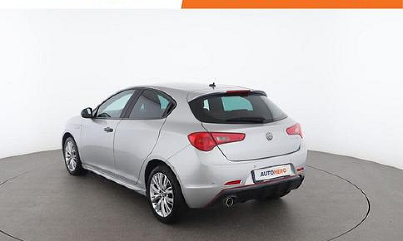 Alfa Romeo Giulietta...