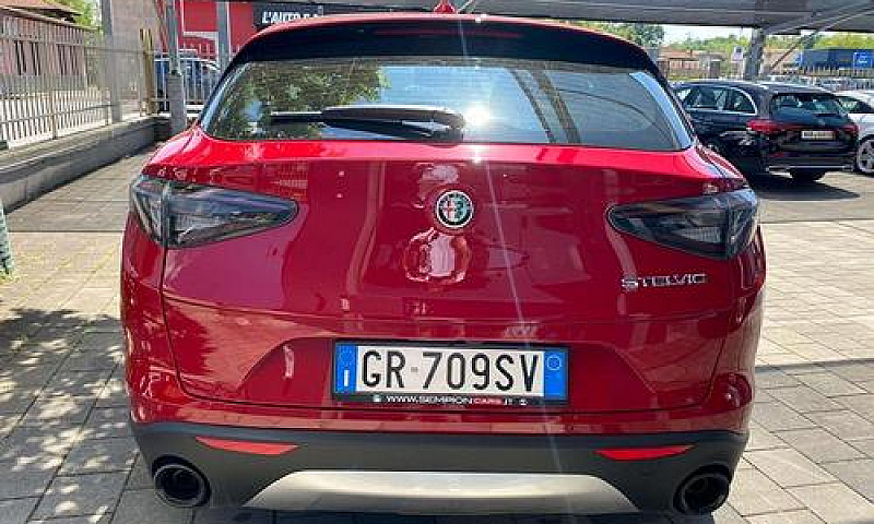 Alfa Romeo Stelvio 2...