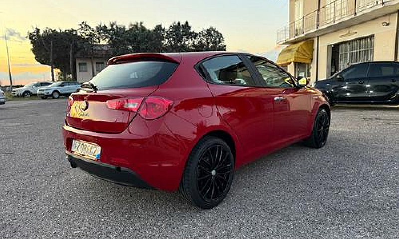 Alfa Romeo Giulietta...