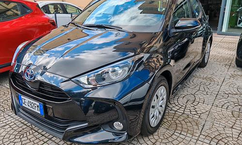 Toyota Yaris 1.5 Hyb...