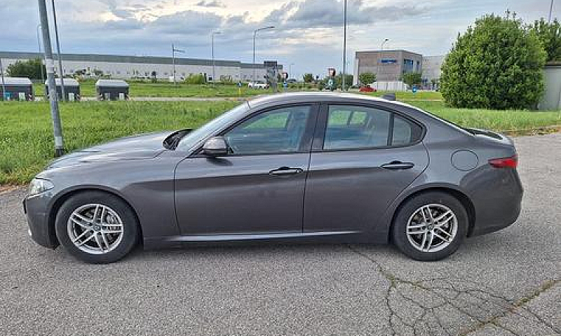 Alfa Romeo Giulia 2....