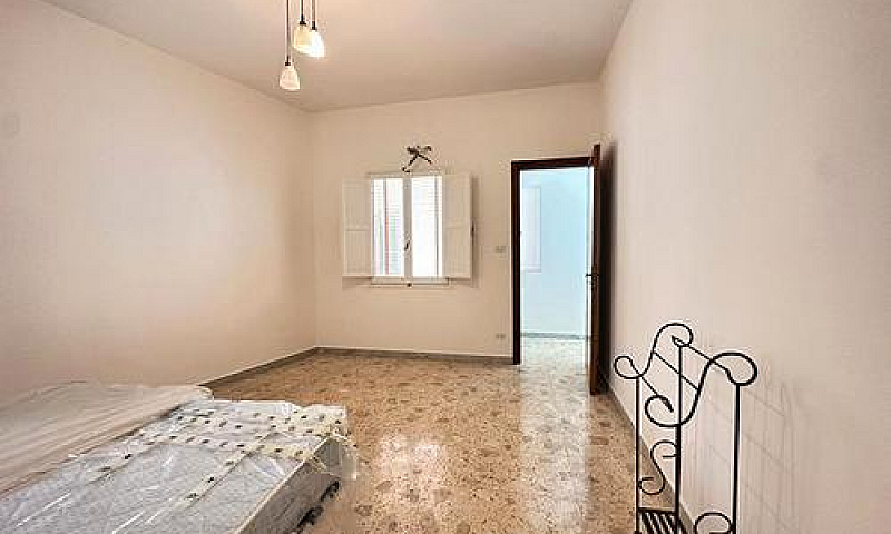 3 Locali Via Firenze...