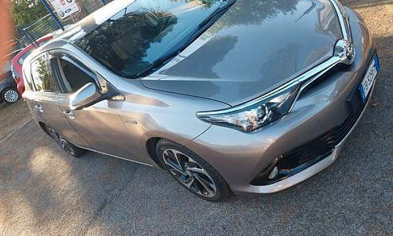 Toyota Auris 1.8 Hyb...