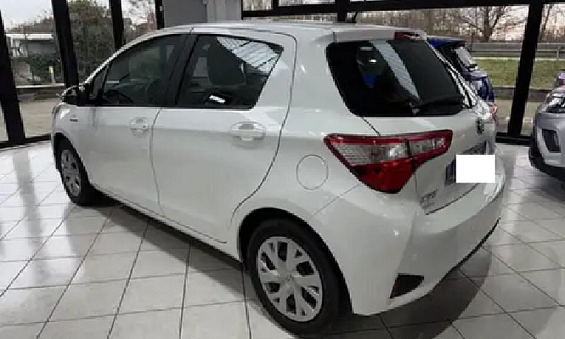 Toyota Yaris 1.5 Hyb...