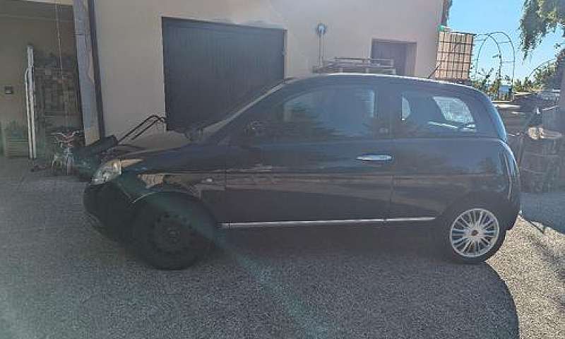 Lancia Ypsilon ...