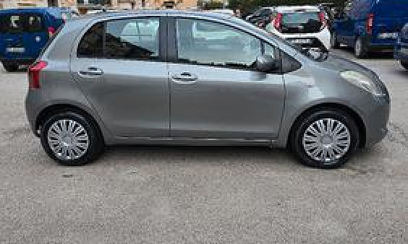 Toyota Yaris ...