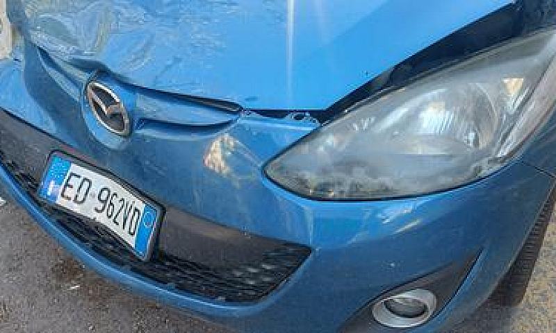 Mazda 2 2011 Inciden...