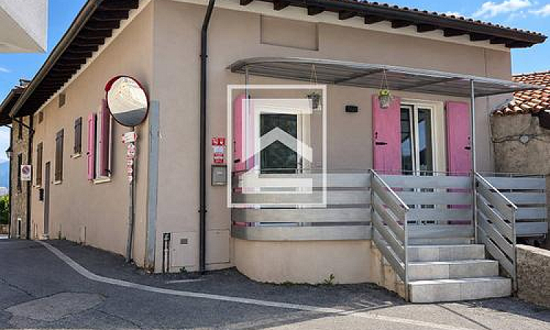 Porzione Di Casa - T...