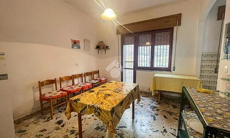 5 Locali A Falerna...