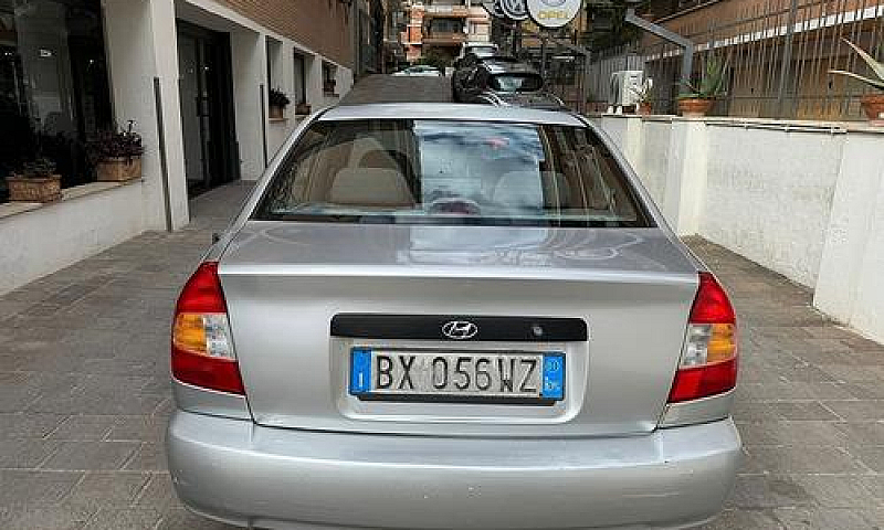 Hyundai Accent 1.3I ...