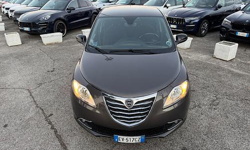 Lancia Ypsilon 0.9 T...