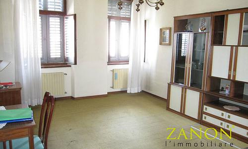 Palazzo / Stabile - ...