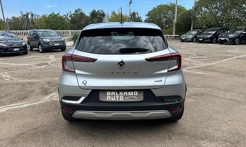 Renault Captur Hybri...