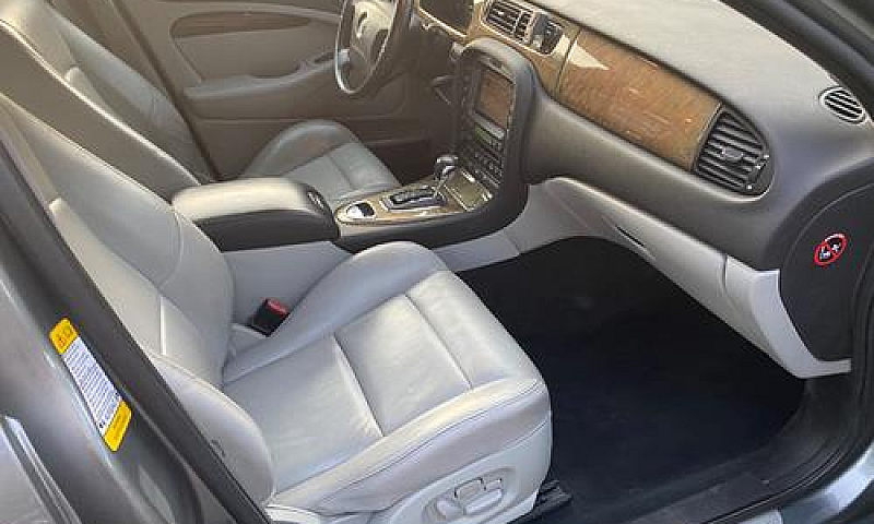 Jaguar S-Type R 4.2 ...