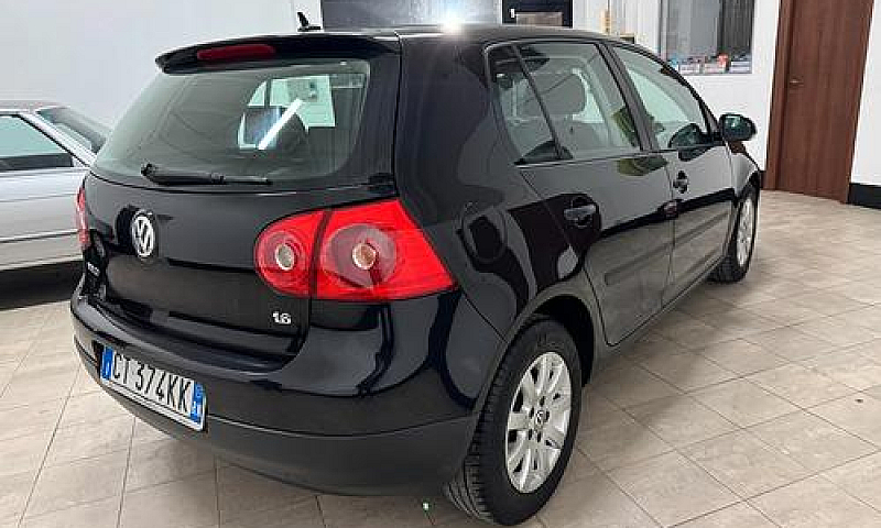Volkswagen Golf 2005...