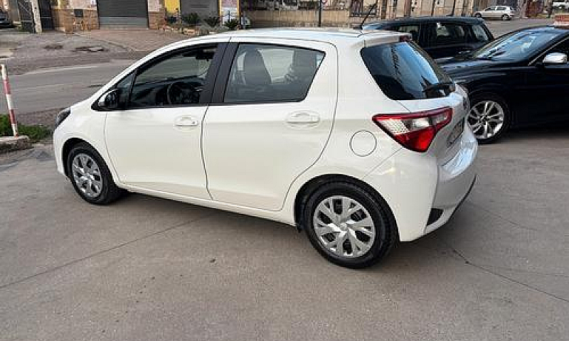 Toyota Yaris 1.5 Hyb...