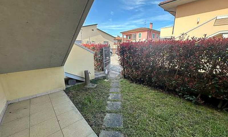 4 Locali A Capannoli...