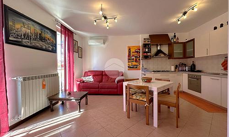 3 Locali A Santo Ste...
