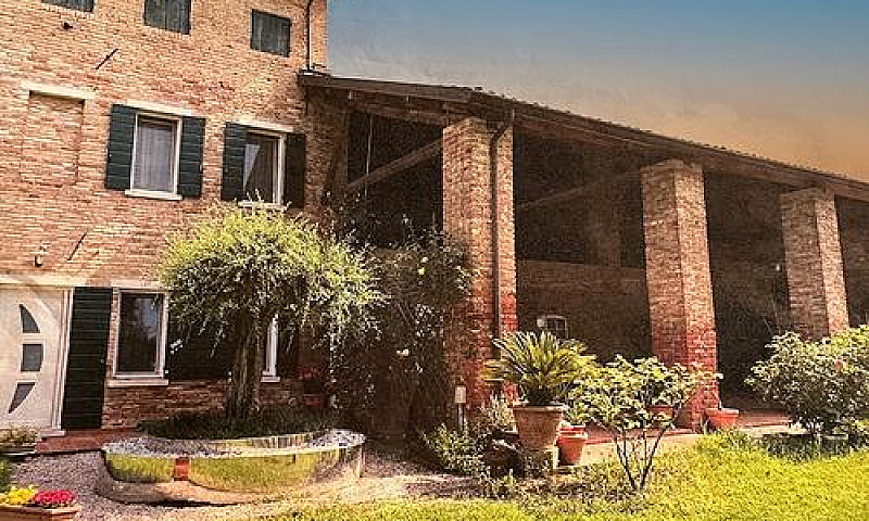 Villa In Stile Medit...