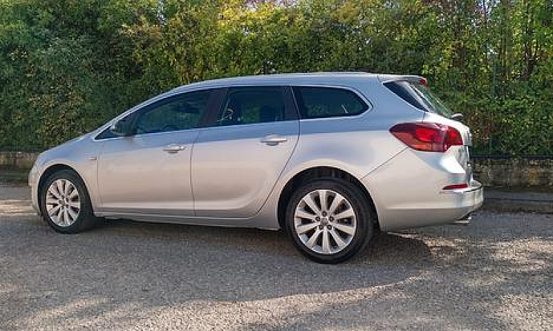 Opel Astra 1.4 Turbo...