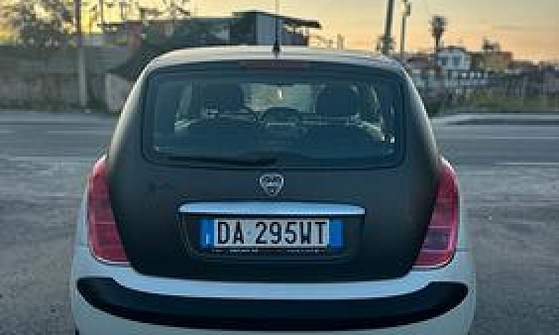 Lancia Ypsilon 1.2 O...