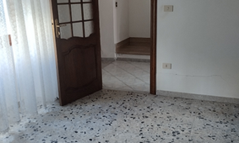 Casa Indipendente Su...