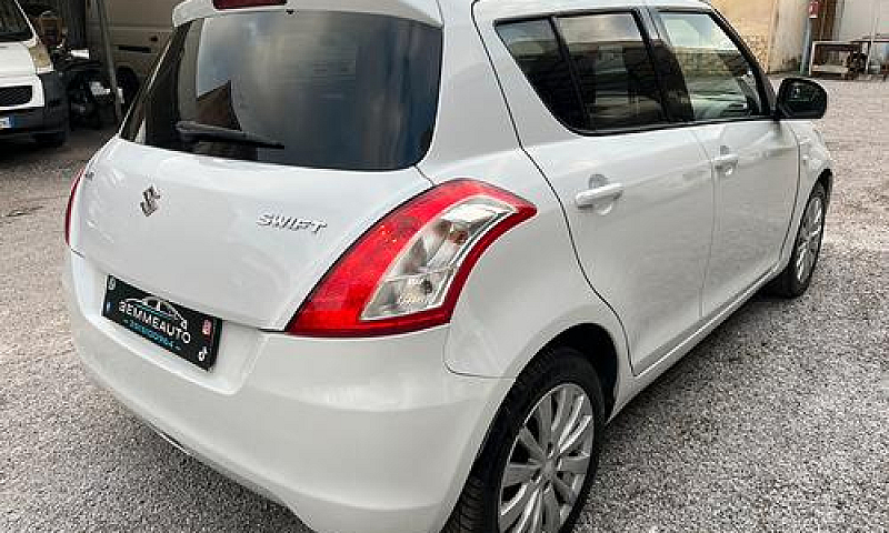 Suzuki Swift 2011 1....