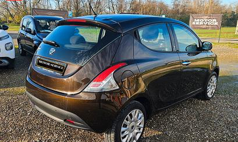 Lancia Ypsilon 1.2 6...