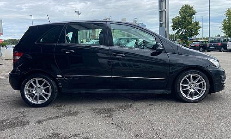 Mercedes-Benz B 180 ...