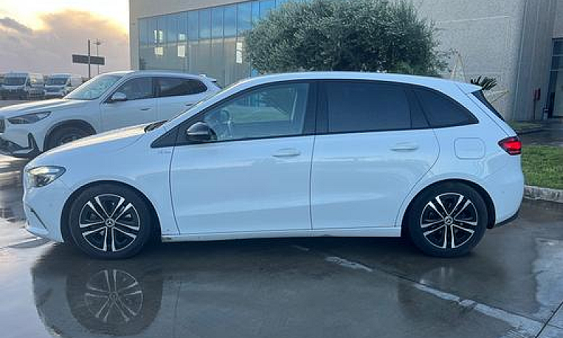 Mercedes-Benz B 180 ...
