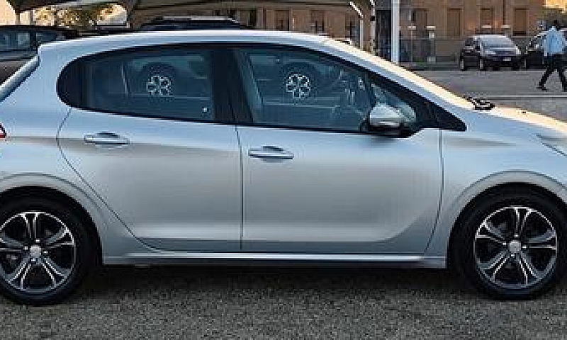 Peugeot 208 1.4 Vti ...
