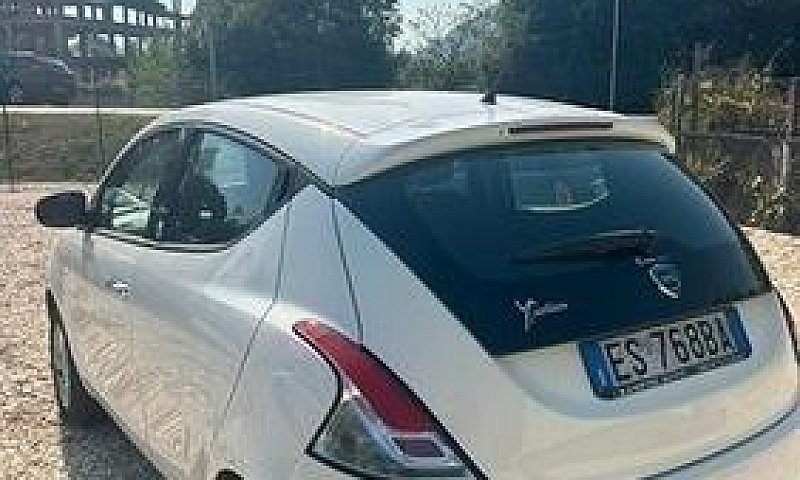 Lancia Ypsilon Ecoch...
