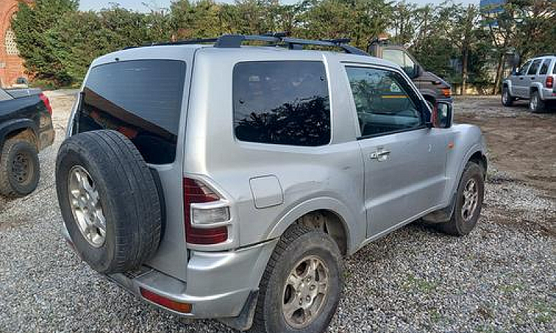 Mitsubishi Pajero 2....