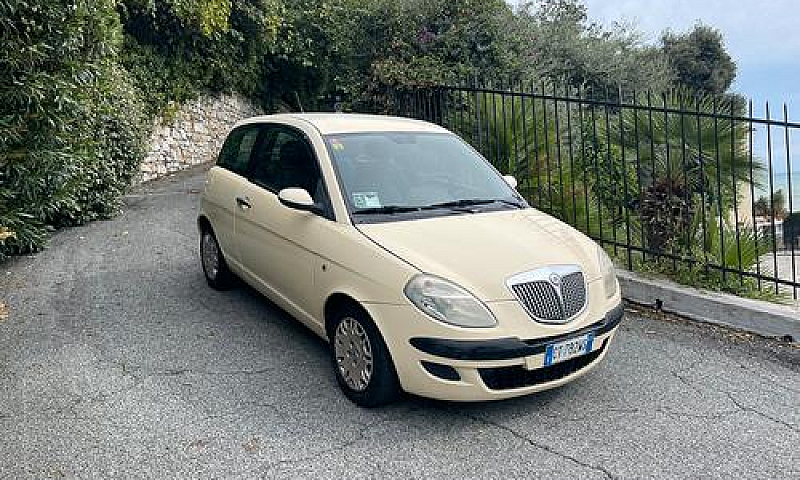 Lancia Y Ypsilon Uni...