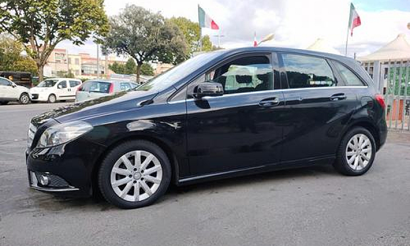 Mercedes-Benz B 180 ...