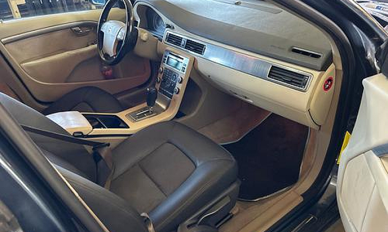 Volvo V70 2.4 D5 Sum...