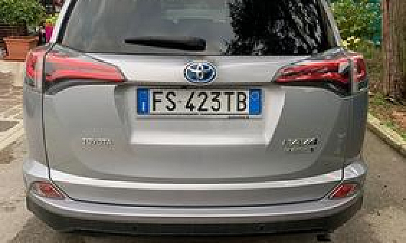 Toyota Rav 4...